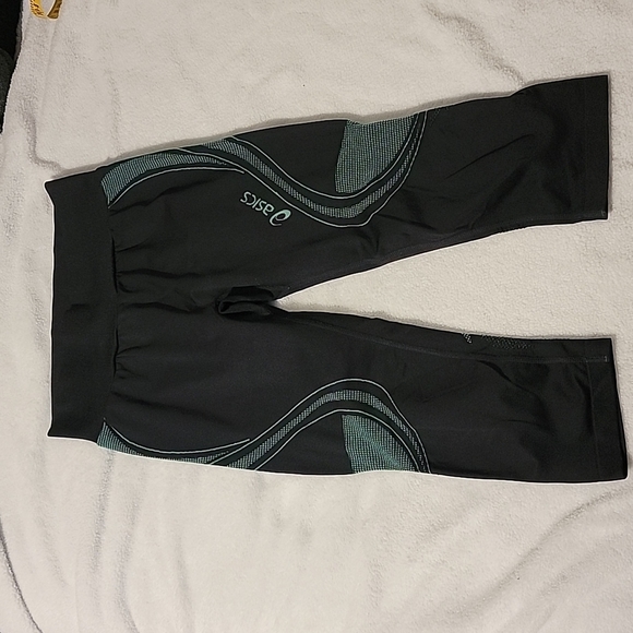 3 for $15 item🎉Asics Women's Capri Legging - Picture 1 of 7